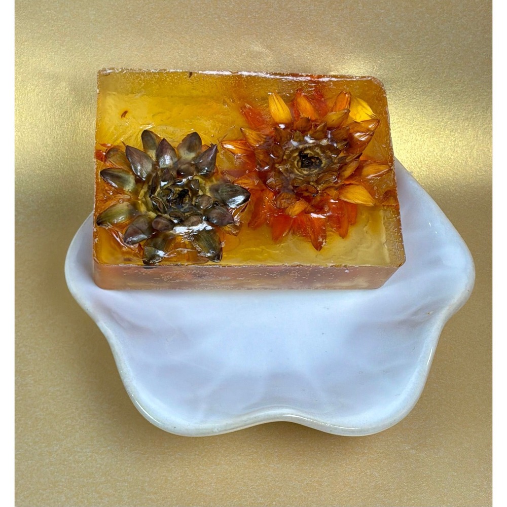 🌼 Unscented Handmade Glycerin Soap ✨ Naturally Colored Chrysanthemums - Picture 2 of 7